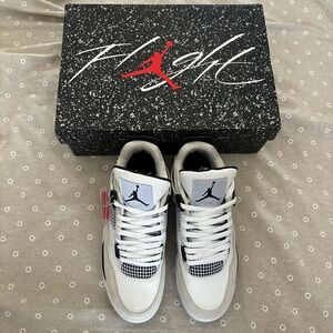 Air Jordan Retro 4 Military Black And Gray